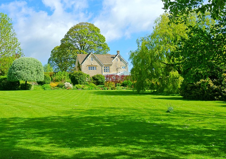 Private 10 acre Estate overlooking the Ocean - Southampton - Boyds Property Centre